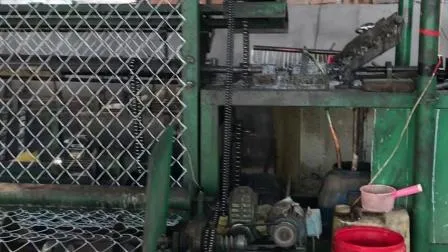 Galvanized 9 Gauge 50*50mm Diamond Wire Mesh Chain Link Security Fence with Barbed Wire.