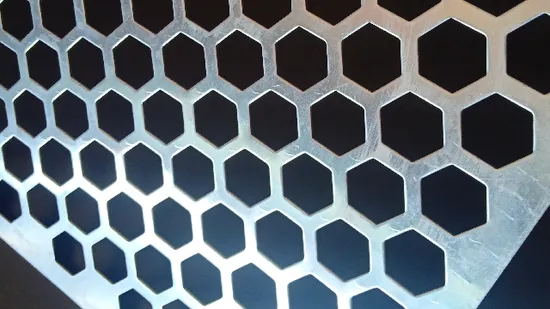 Stainless Steel Perforated Mesh Plate Staggered Design Welding Punching Services Filters Application 